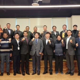 뉴스8 - 창원산업진흥원, 17개국 방산 수출 동반자들과 간담회 2019.11.25