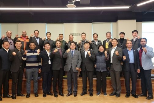 뉴스8 - 창원산업진흥원, 17개국 방산 수출 동반자들과 간담회 2019.11.25